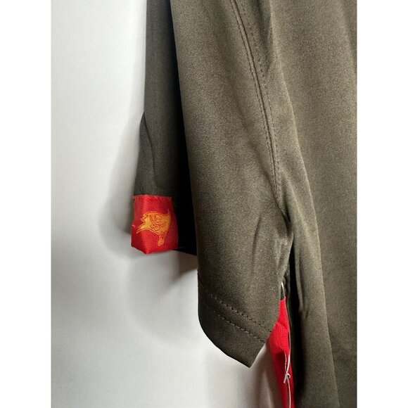 Tampa Bay Buccaneers Athletic T Shirt Breathable New Men's Medium $40 MSRP - Picture 4 of 4